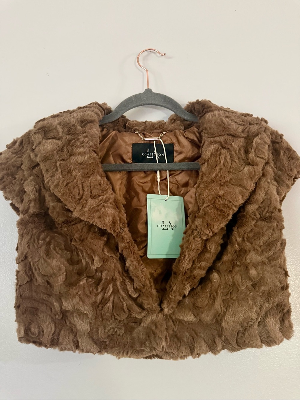 NWT LA Coalition Luxury Faux Fur Cropped Vest / Jacket - Chocolate Brown